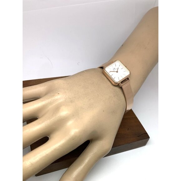 Daniel Wellington Women's Watch DW00100517 White Dial Rose Gold Mesh Strap 22mm - Picture 5 of 14